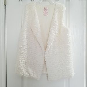 Girl's fluffy furry white vest medium 7-8